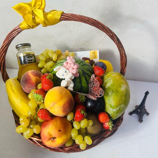 Корзина с фруктами