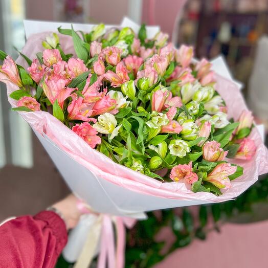 Самый стойкий, шикарный букет альстромерии