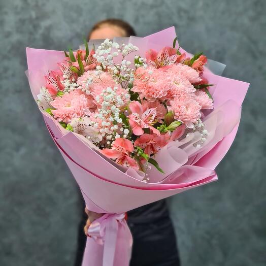 Ramo de crisantemos, alstroemeria y gypsophila