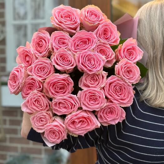 Bouquet of 25 gorgeous pink roses
