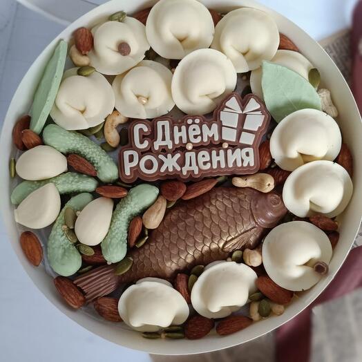 Подарок мужчине- коробка-шайба с шоколадными пельменями