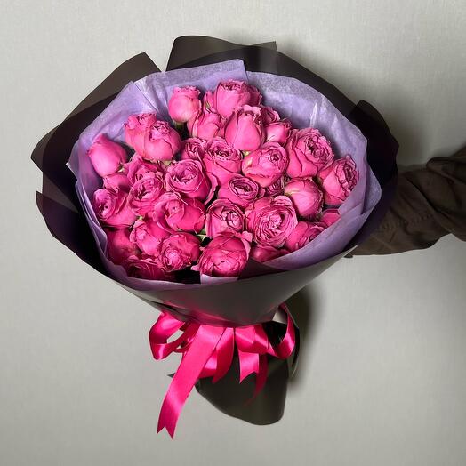 Peony-shaped roses in black