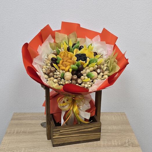Букет из сухофруктов и орехов
