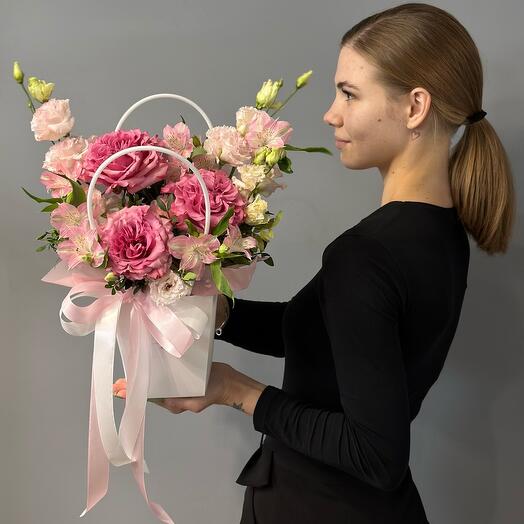 Цветы в сумке 340