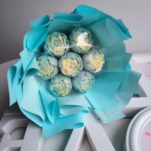 Шоколадные пионы голубые