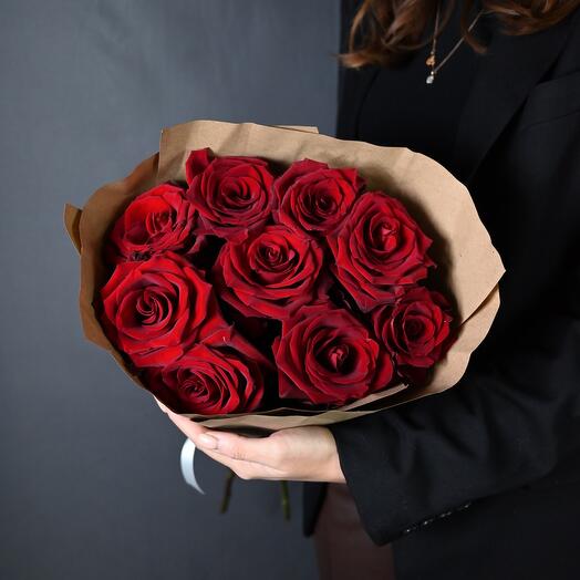 Monobucket of 9 red roses 60cm in craft