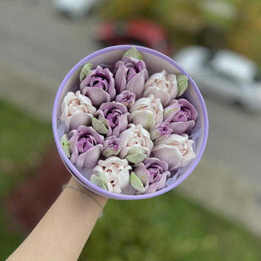 Зефир - зефирные цветы а коробке шайбе (диаметр 18 см)