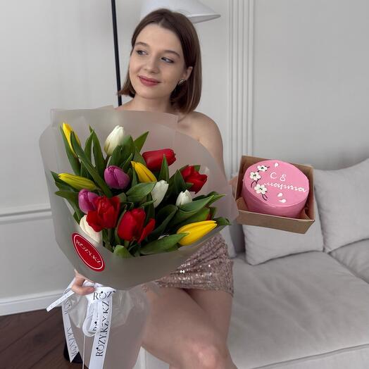 Комбо из 15 тюльпанов и бенто тортика «С 8Марта»