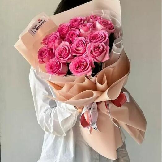 15 Голландских роз в премиальном оформлении