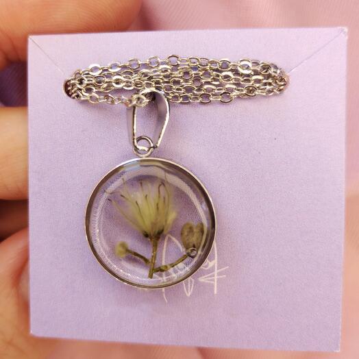 Stainless steel pendant with real flower