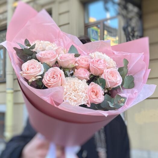 79. Букет "Зефирка" пионовидная роза и кружевные диантусы