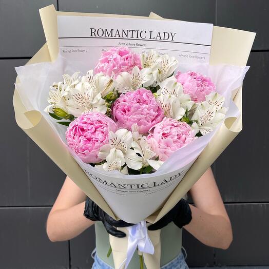 Стильный букет с пионами и альстромериями 🌺