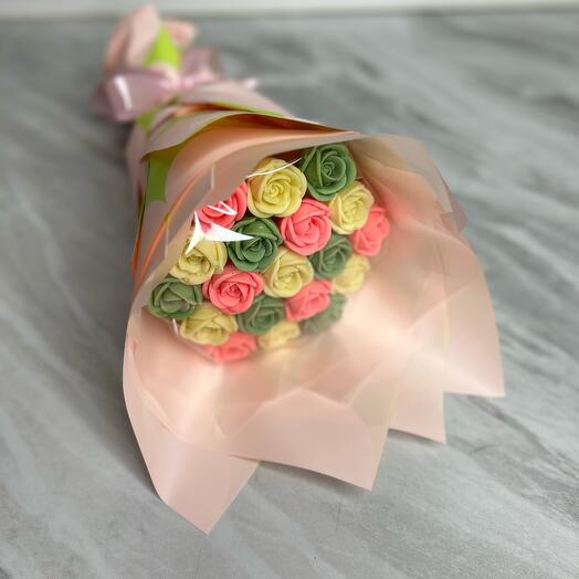 Bouquet of 19 roses