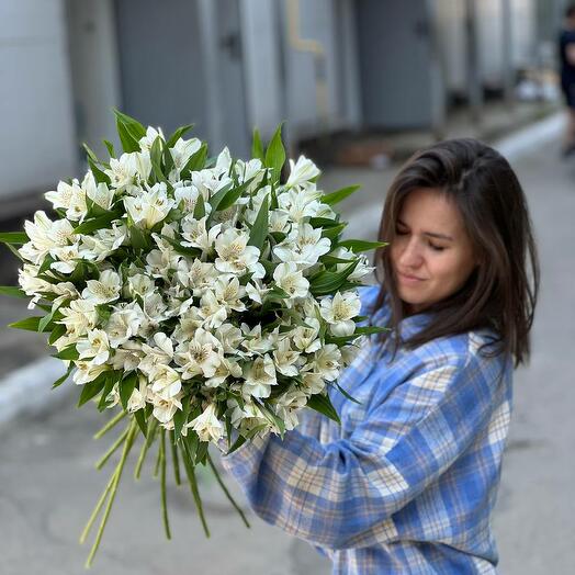 Охапка альстромерий