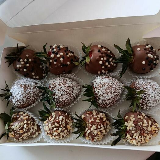 Клубника в бельгийском шоколаде - 12 шт. 🍓