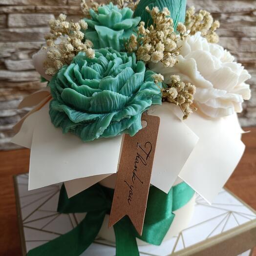 Decorazione regalo con bouquet ecologico