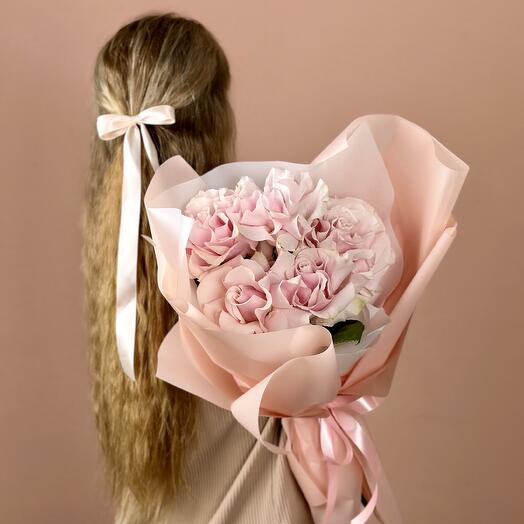 Воздушный букет из 5 розовых французских роз 02-1223