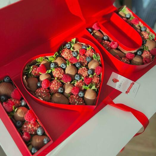 Клубника в шоколаде в коробке «I love you», подарок любимой девушке