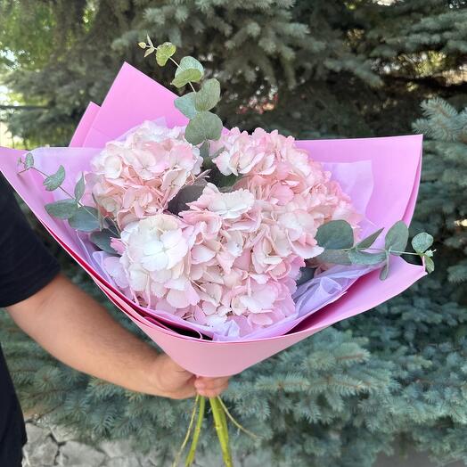 Букет нежных гортензий