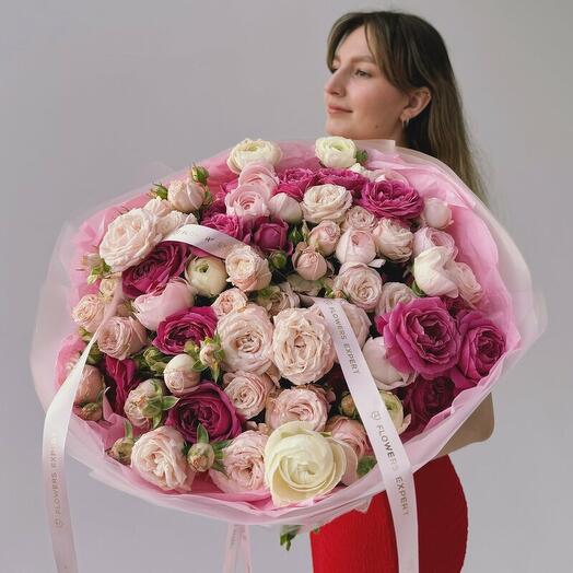 Букет из пионовидных кустовых роз и ранункулюсов "PINK DREAM"