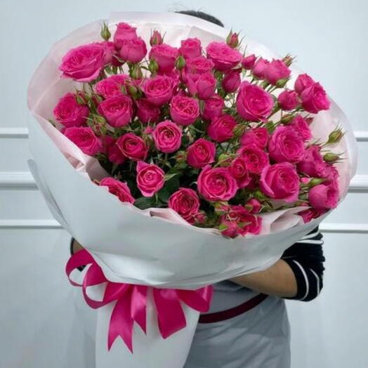 Букет из кустовой розы