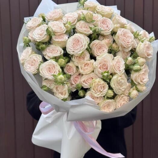 Букет из нежных кустовых пионовидных роз️😍