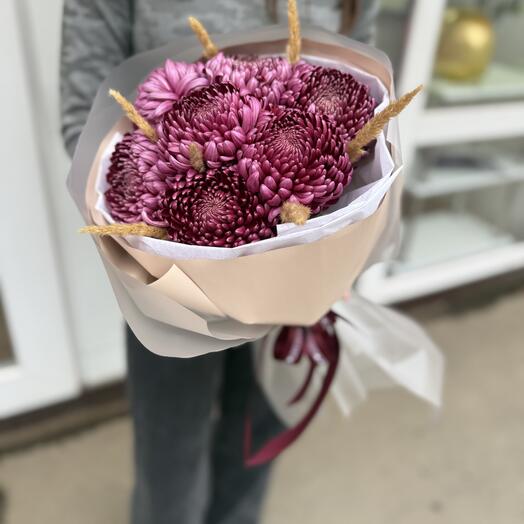 Букет из 7 хризантем бигуди
