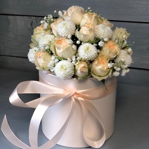 Цветы в коробке Крем-брюле
