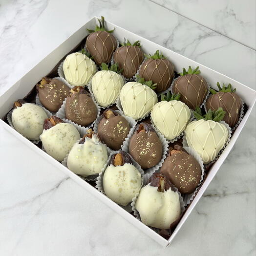 Набор клубники в шоколаде+финики с начинкой