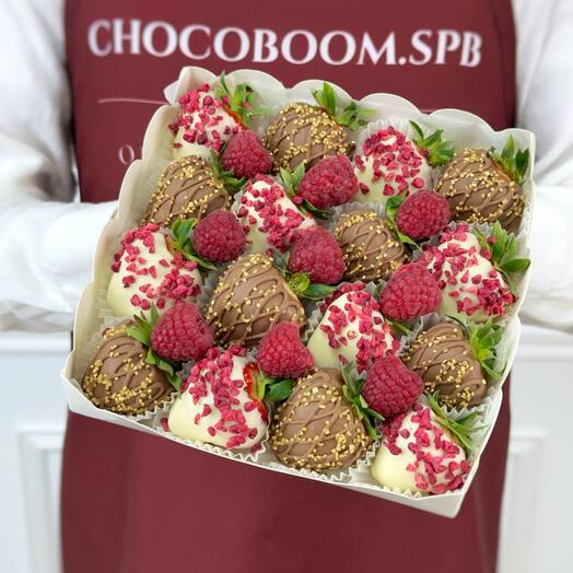 Клубника в шоколаде в наборе «Raspberry», со свежей малиной, 16-20 ягод