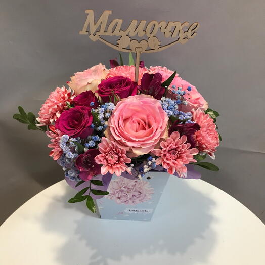 Розы в коробке микс , букет для мамы