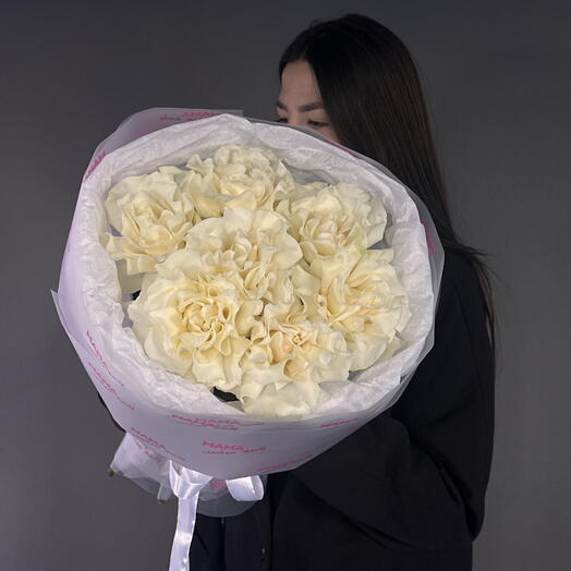 Букет для мамы из белых французских роз