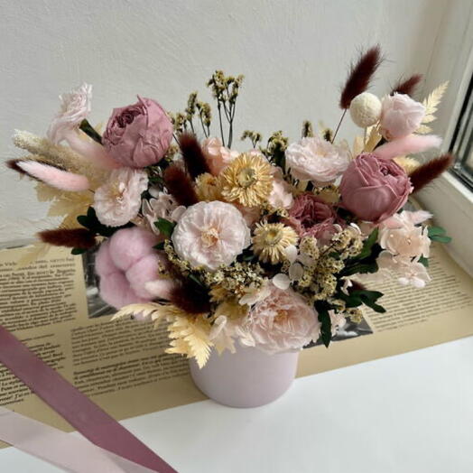 Стабилизированные цветы в коробке малый