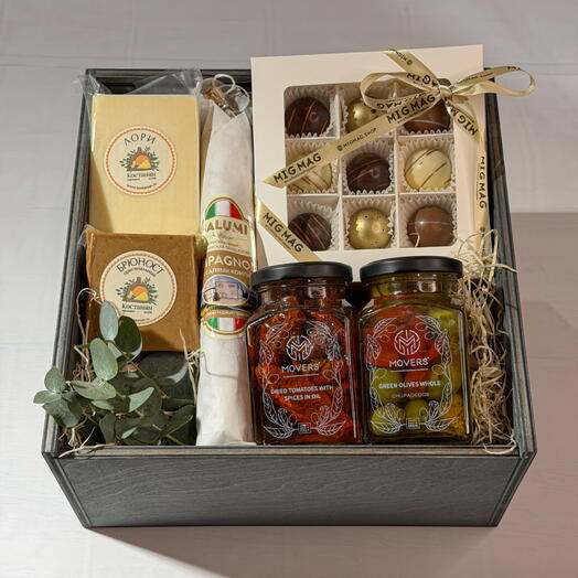 Подарочный ящик с закусками