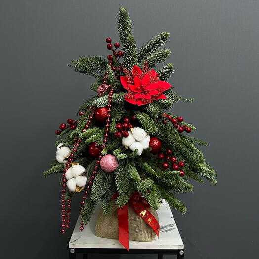 Ароматная ель «Морозные ягоды» Елка с новогодними игрушками