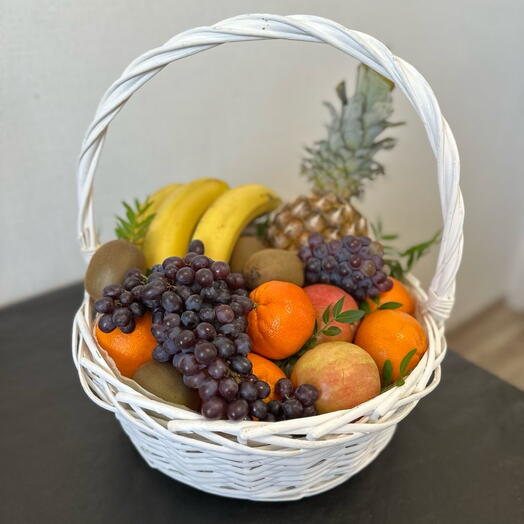 Корзина с фруктами