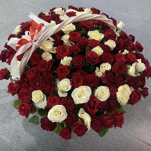 Корзина с цветами