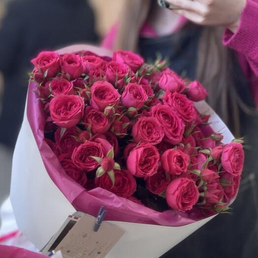 Букет из 7 кустовых роз