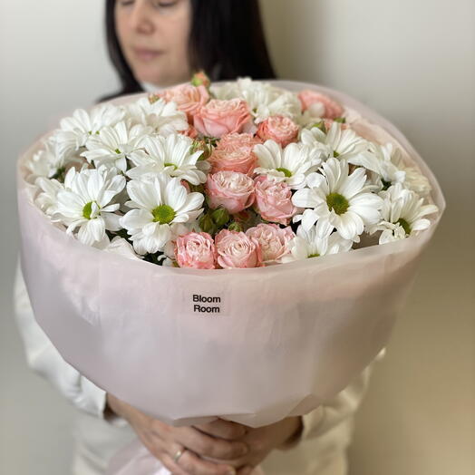 Авторский букет "Тёплое лето" Bloom Room: хризантема, роза
