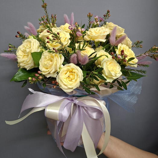 Шляпная коробка с розами