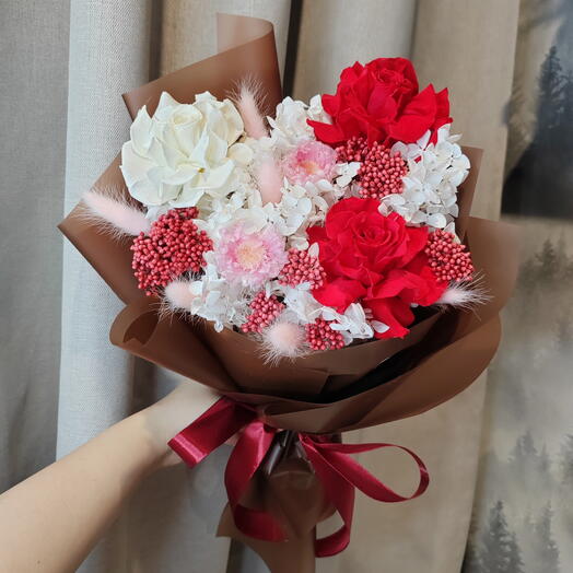 Strawberries, chocolate and cream