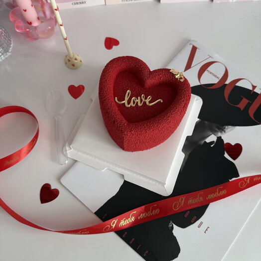 Муссовый бенто торт в виде сердца