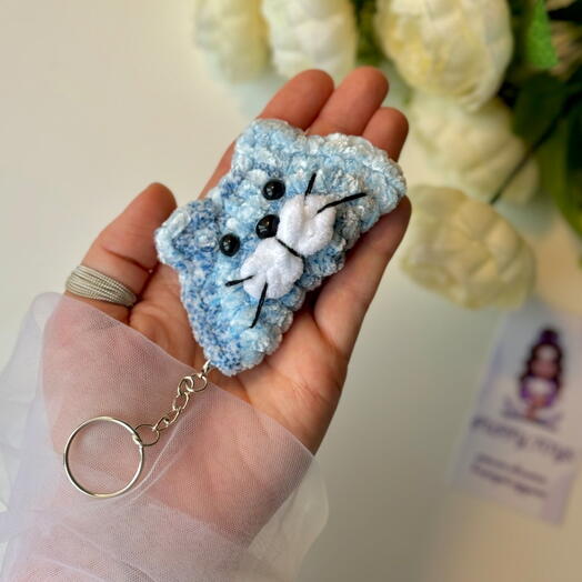 Брелок котик-пельмень голубой. Милый обвес на рюкзак или сумку