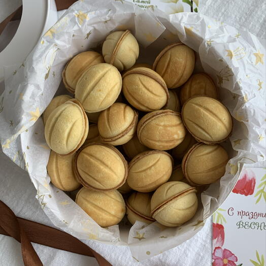 Орешки с вареной сгущенкой