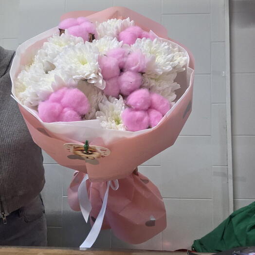 Букет из хризантемы с хлопком