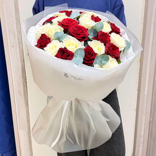 Букет из 25 роз микс