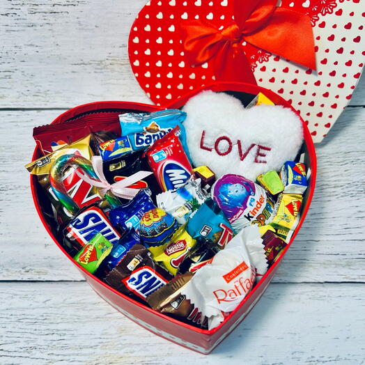 Сладкий набор с мягким сердцем. Подарок на 8 Марта для жены, любимой девушки, второй половинки, дочки, сестры, мамы, подруги