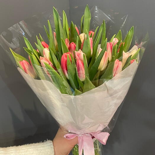 Розовые тюльпаны