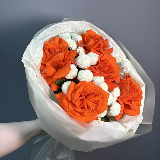 Букет с розой и хризантемой