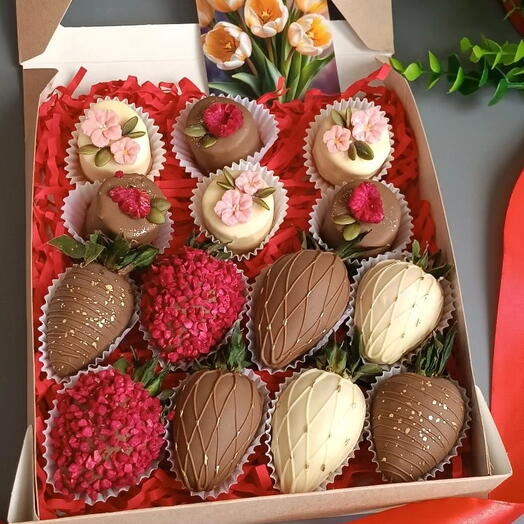 Клубника 🍓 и бананы в шоколаде